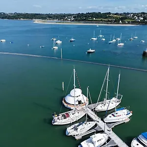 Anthenea Hoteliere Flottante Perros-Guirec